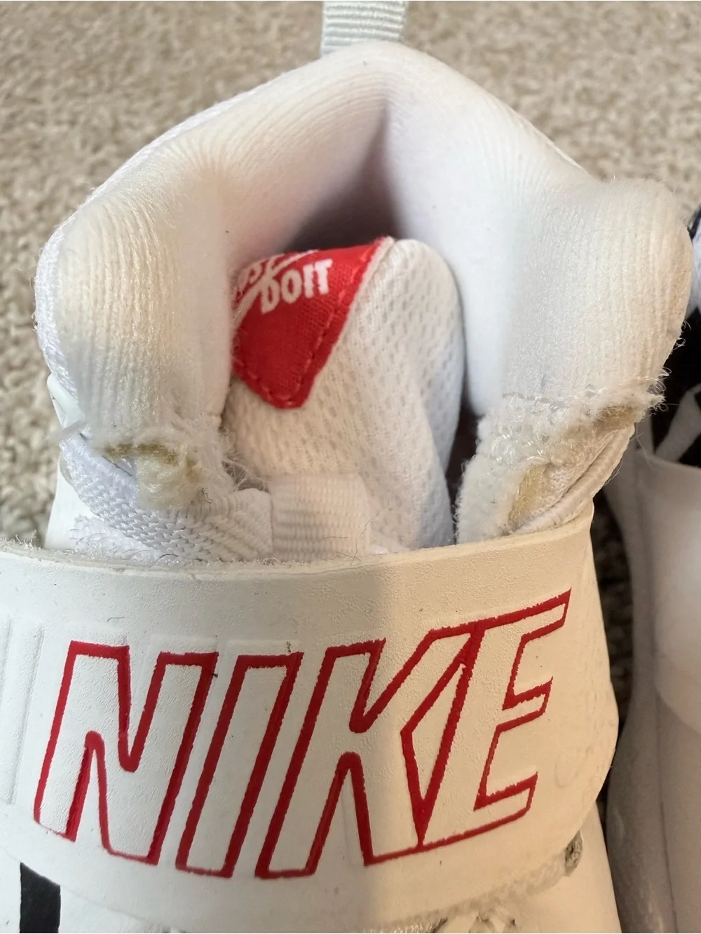Nike Team Hustle D 8 
